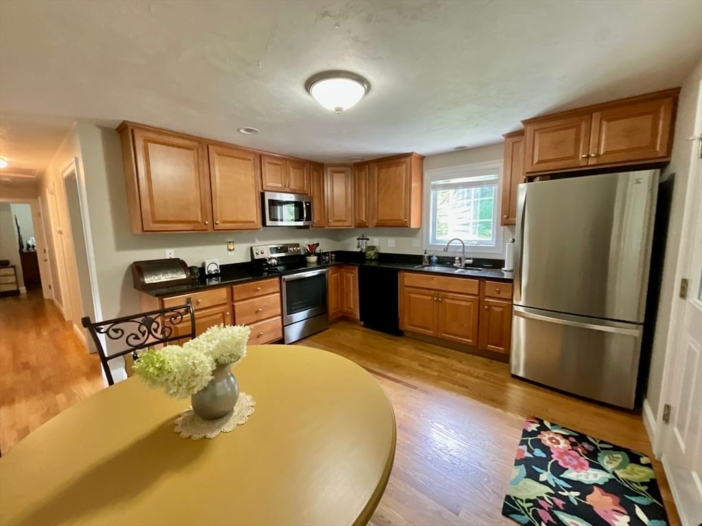 10 Burnap Rd Sutton — Photo 4 of 29