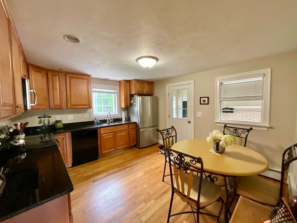 10 Burnap Rd Sutton — Photo 5 of 29