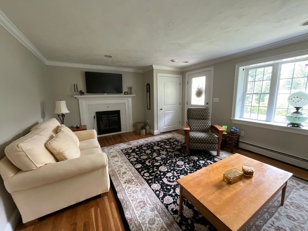 10 Burnap Rd Sutton — Photo 8 of 29