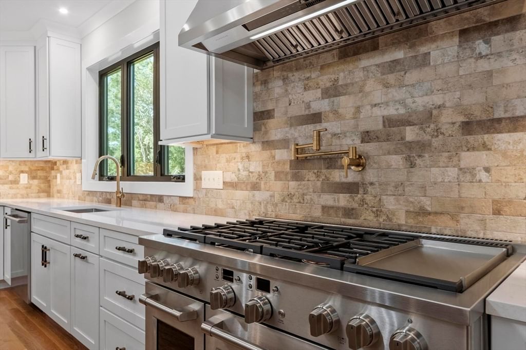 865 Johnson Street North Andover — Photo 5 of 41