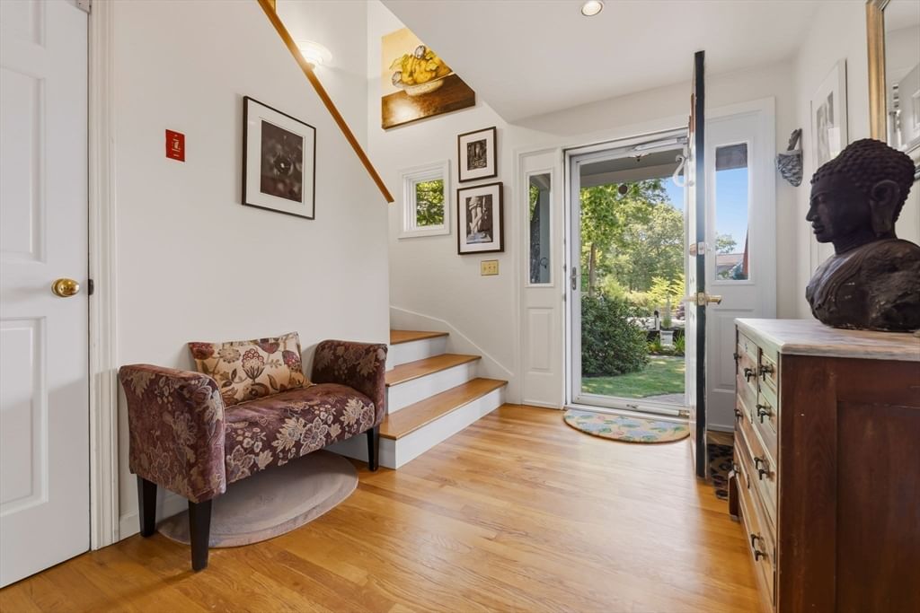 Listing Image 3
