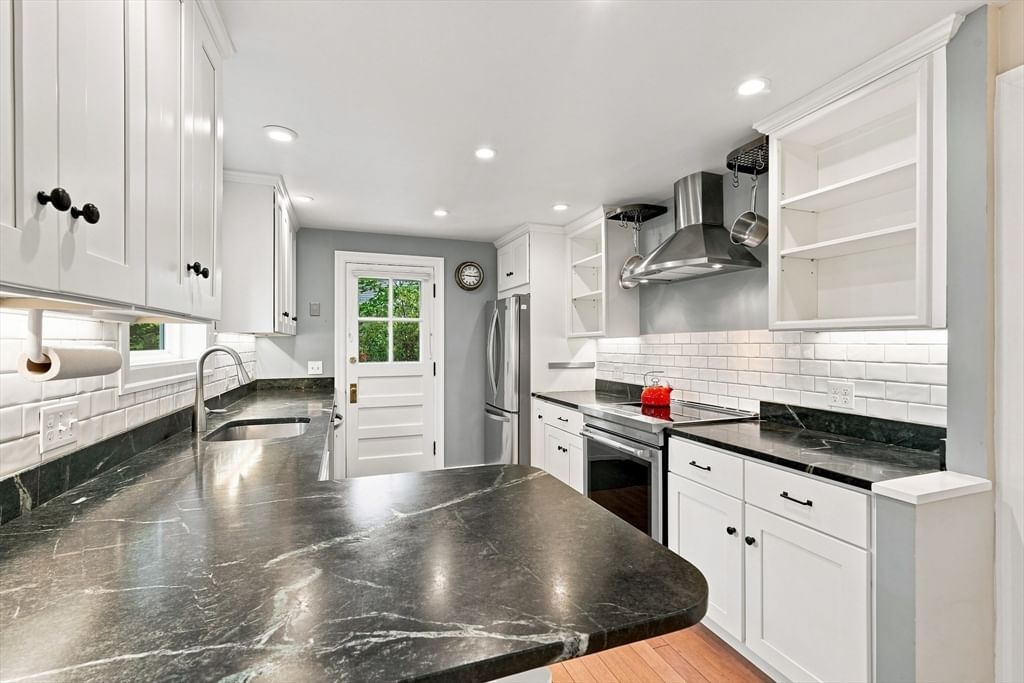 6 Smith Street Amherst — Photo 12 of 42