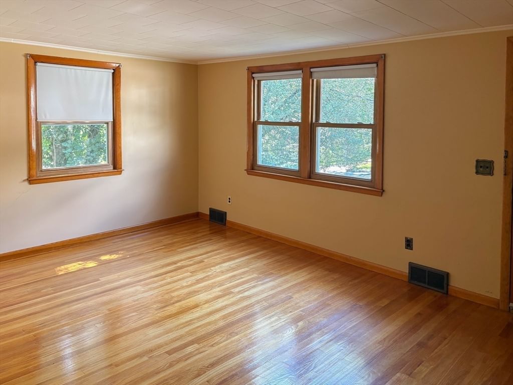 48 Home Street Peabody — Photo 3 of 36