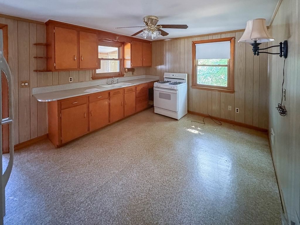48 Home Street Peabody — Photo 8 of 36