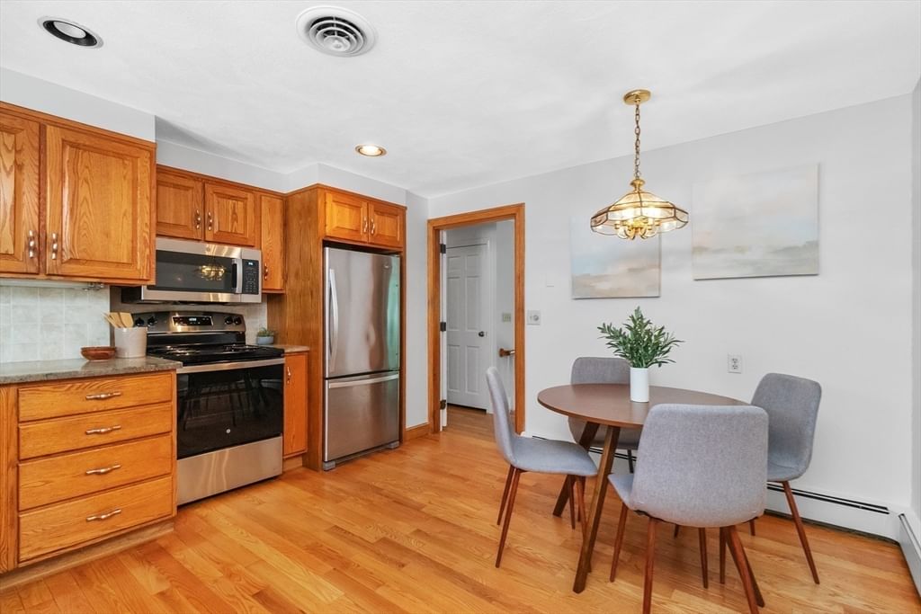 20 Village Cir Lexington — Photo 11 of 26