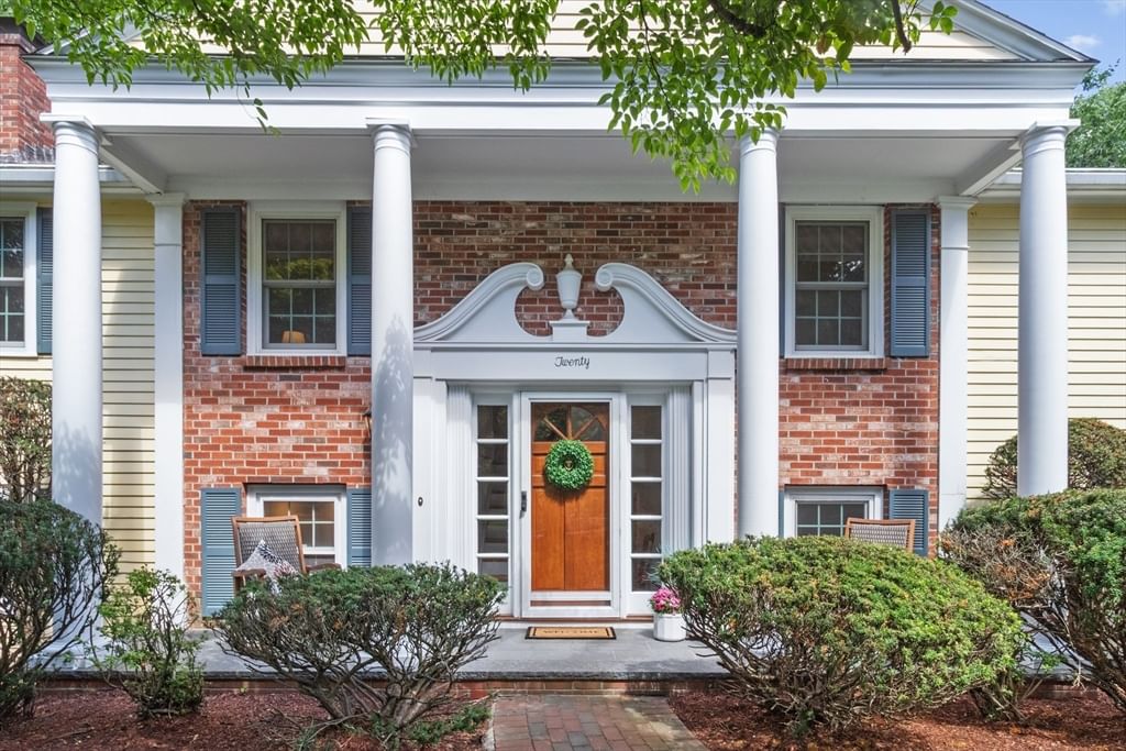 20 Village Cir Lexington — Photo 2 of 26