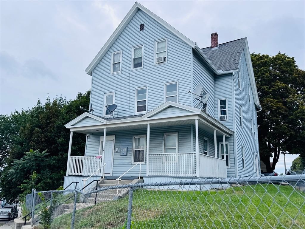 Property at 17 Winthrop St, Worcester, MA 01604