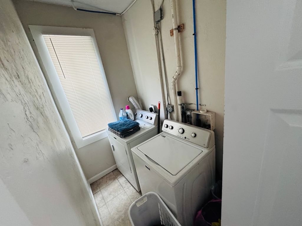 17 Winthrop St Worcester — Photo 9 of 41