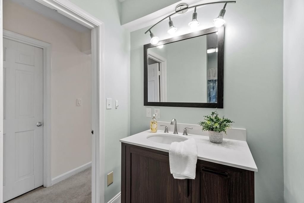 360 Winter Street North Andover — Photo 18 of 42