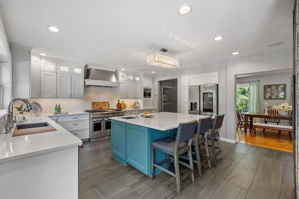 360 Winter Street North Andover — Photo 2 of 42
