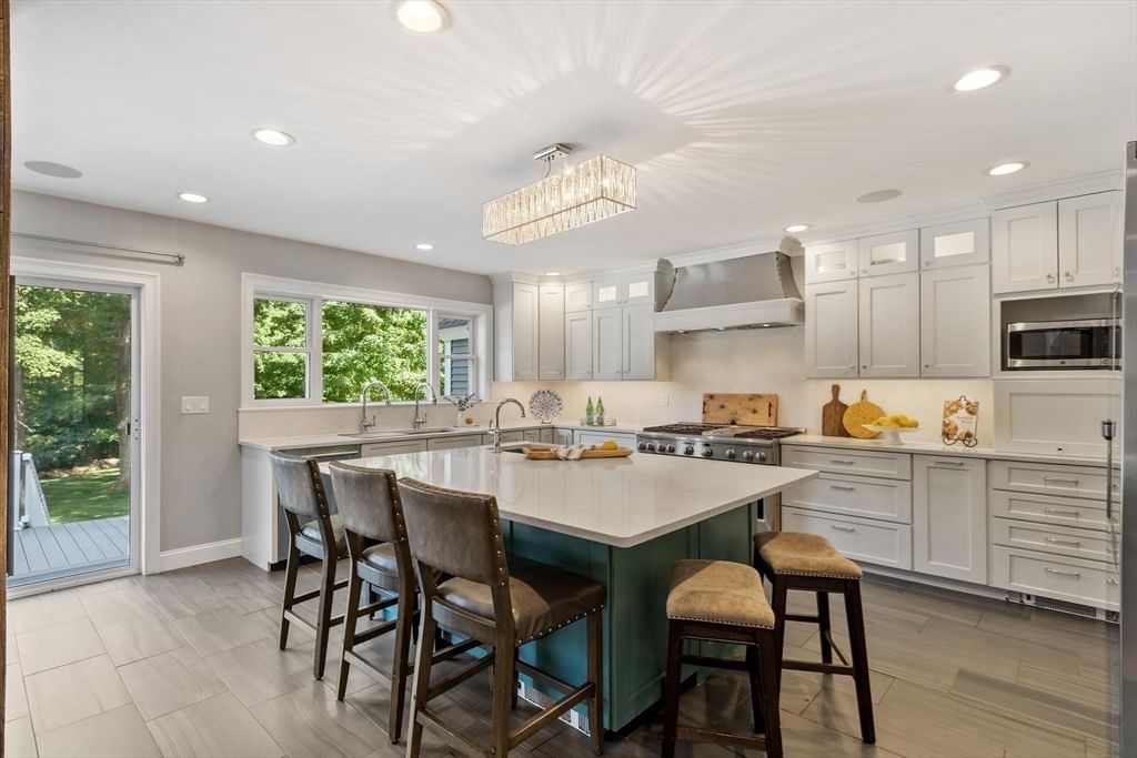 360 Winter Street North Andover — Photo 3 of 42
