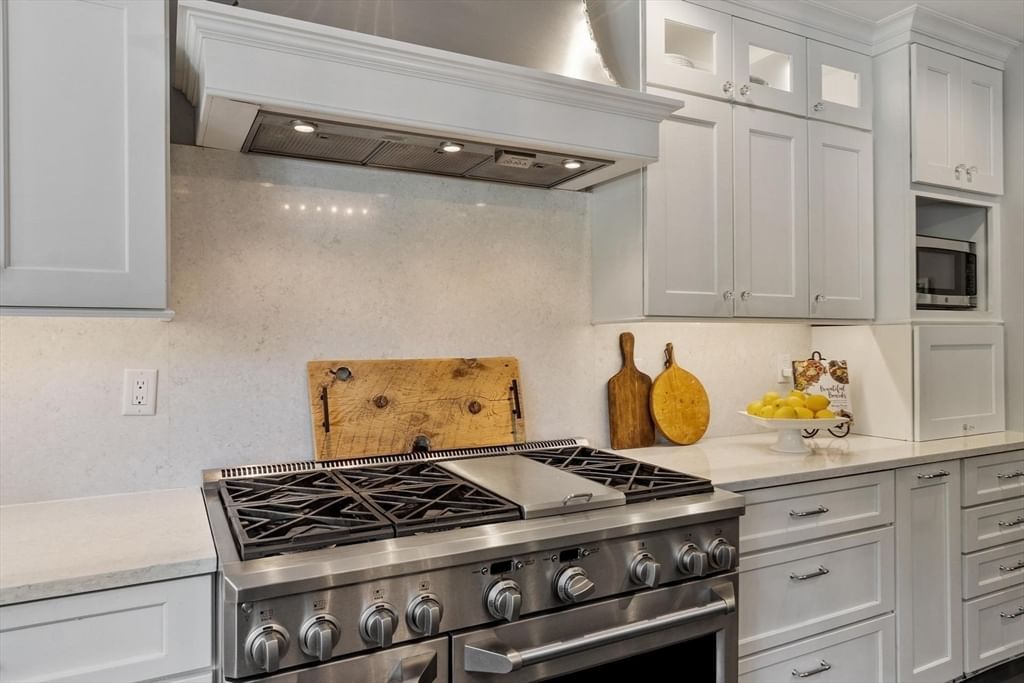 360 Winter Street North Andover — Photo 4 of 42