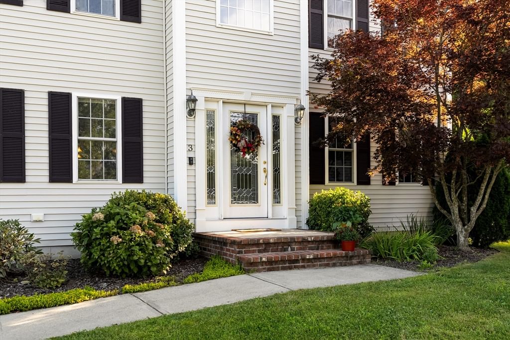 3 Joy Rd New Bedford — Photo 9 of 25