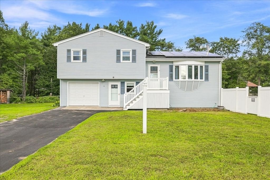 Property at 3 Charbonneau Ave, Lakeville, MA 02347