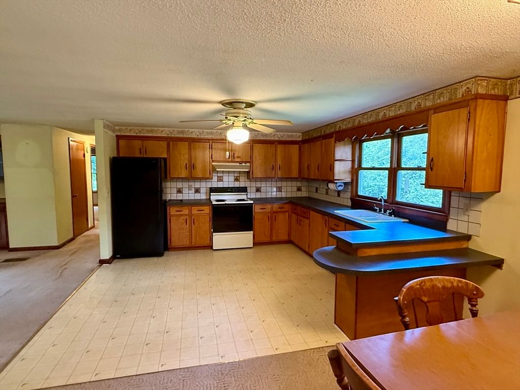 75 Dugan Rd Ware — Photo 13 of 29