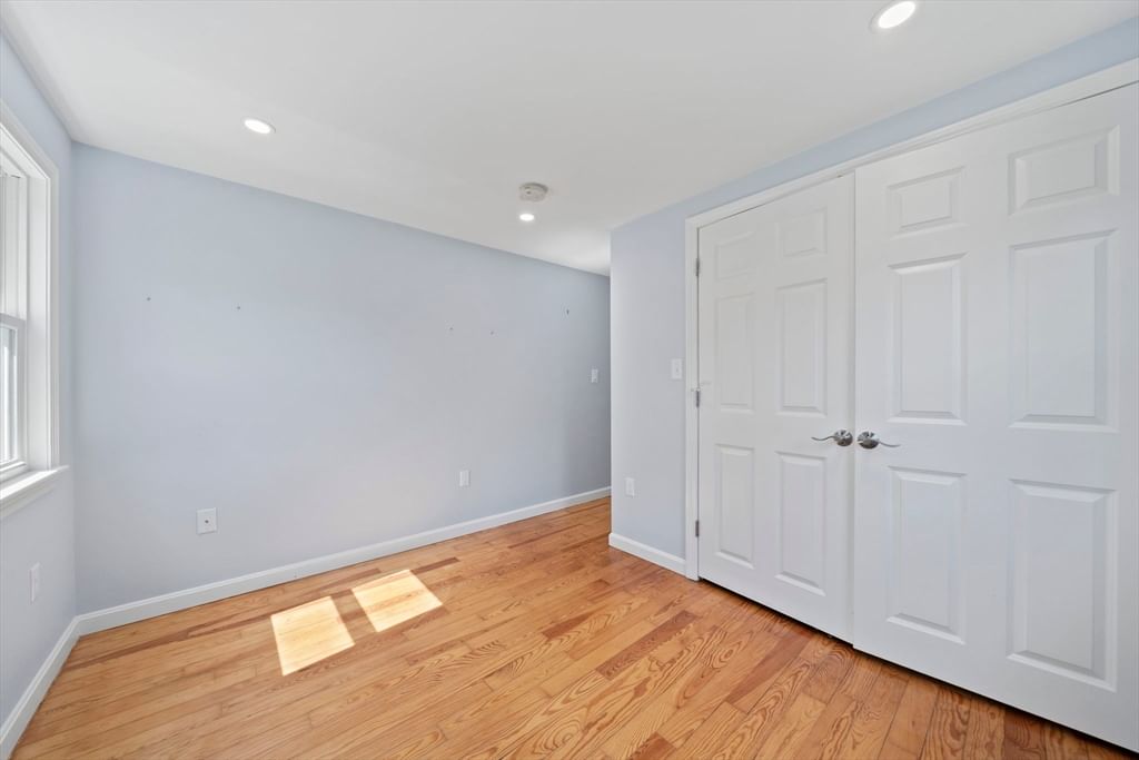 50 Florida St Marshfield — Photo 15 of 24