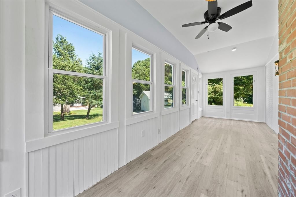 50 Florida St Marshfield — Photo 18 of 24