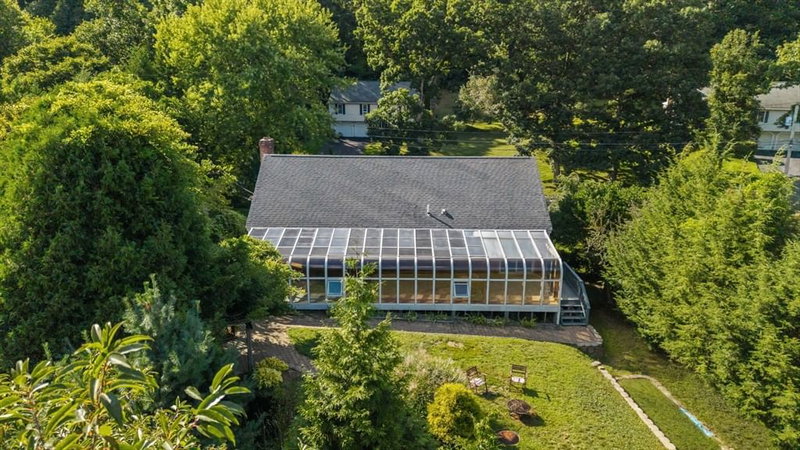 13 Crosby Rd