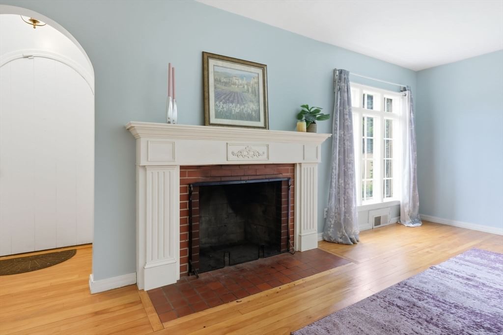 63 Goodwin St Springfield — Photo 13 of 42