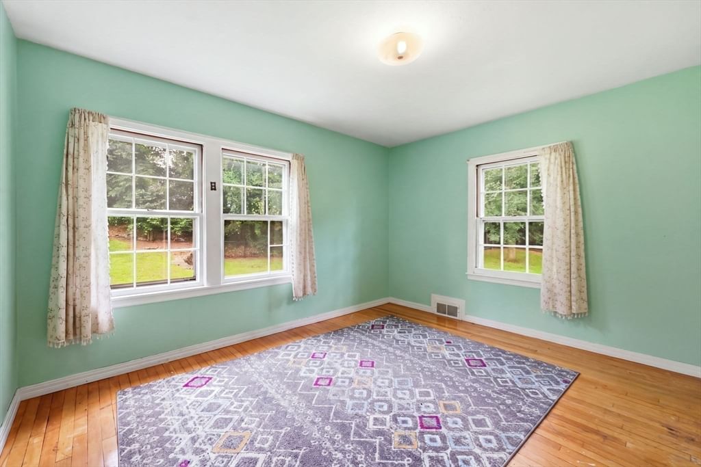 63 Goodwin St Springfield — Photo 17 of 42