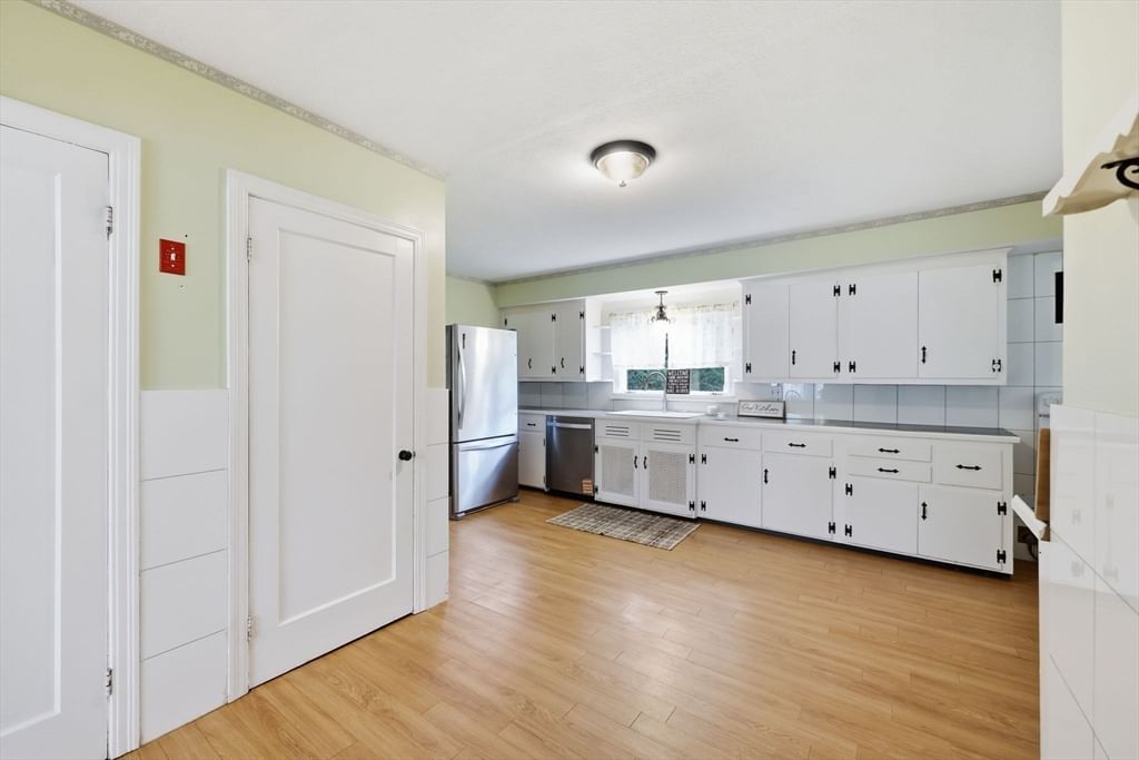 63 Goodwin St Springfield — Photo 5 of 42