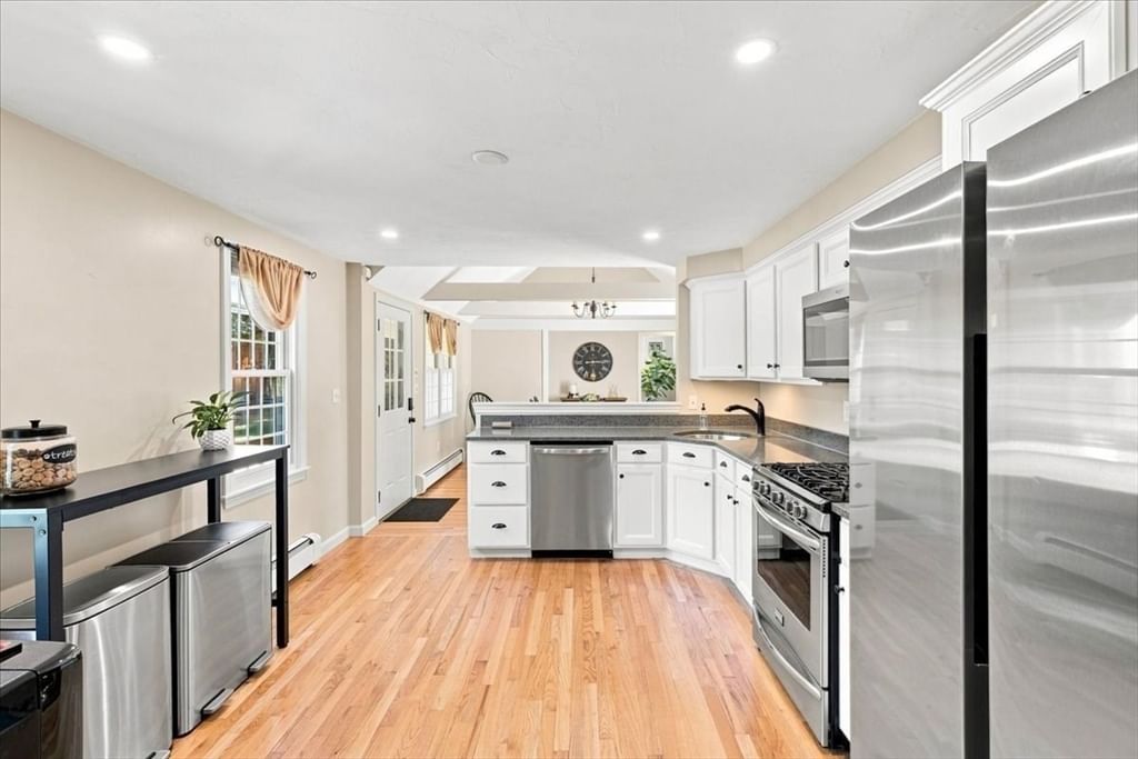 3 Copper Beech Dr Kingston — Photo 15 of 37
