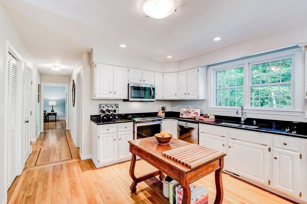 70 Willard Road Westminster — Photo 11 of 42