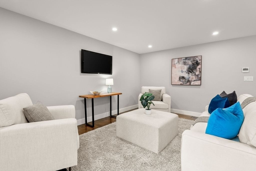 323 Ridge St Arlington — Photo 5 of 38