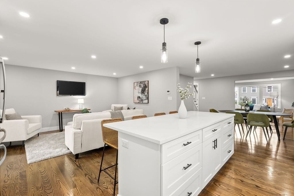 323 Ridge St Arlington — Photo 8 of 38