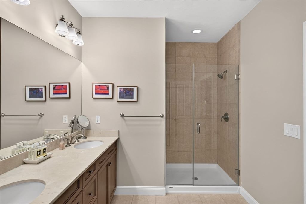 15 Aberdeen #15 Plymouth — Photo 23 of 40