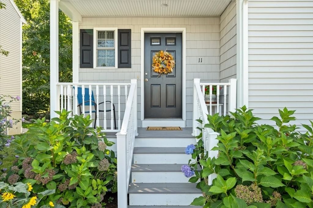 11 Cassidy Place #11 Bridgewater — Photo 2 of 32