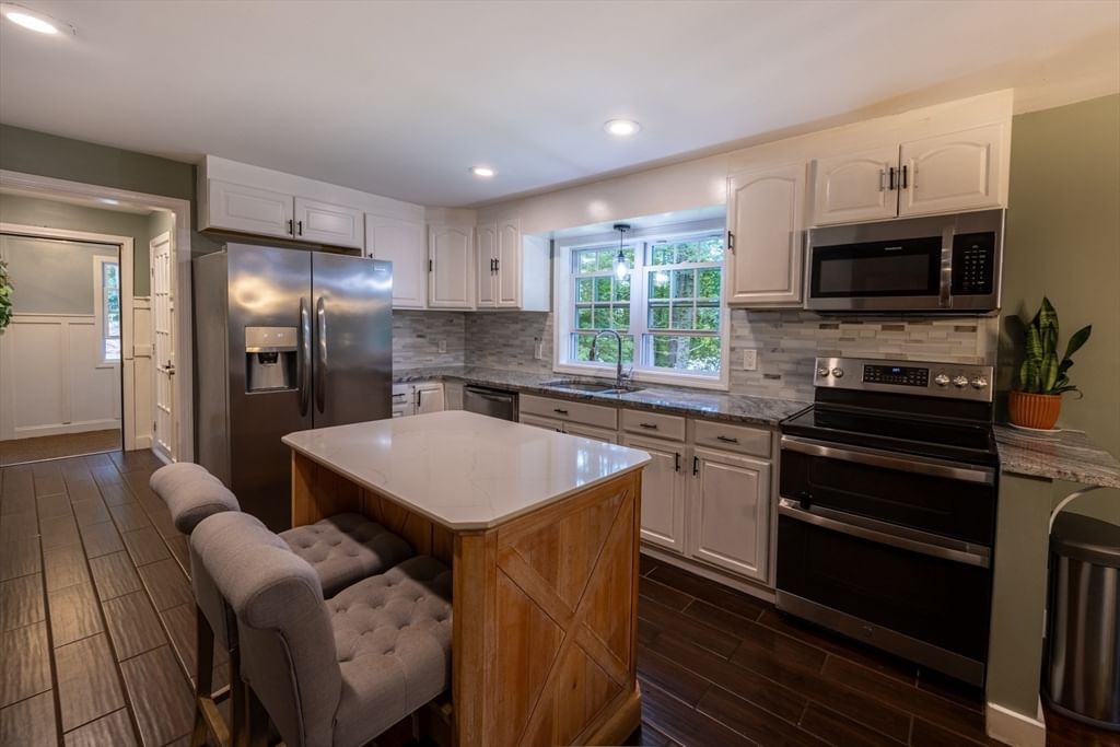 17 Gardner Ave Sturbridge — Photo 10 of 41