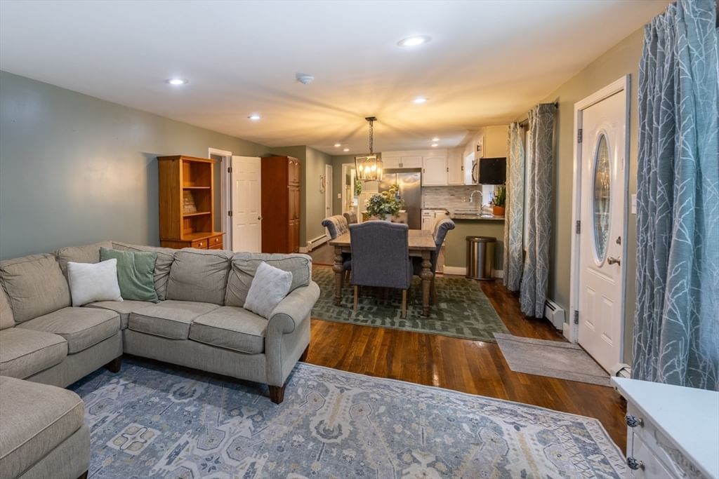17 Gardner Ave Sturbridge — Photo 7 of 41