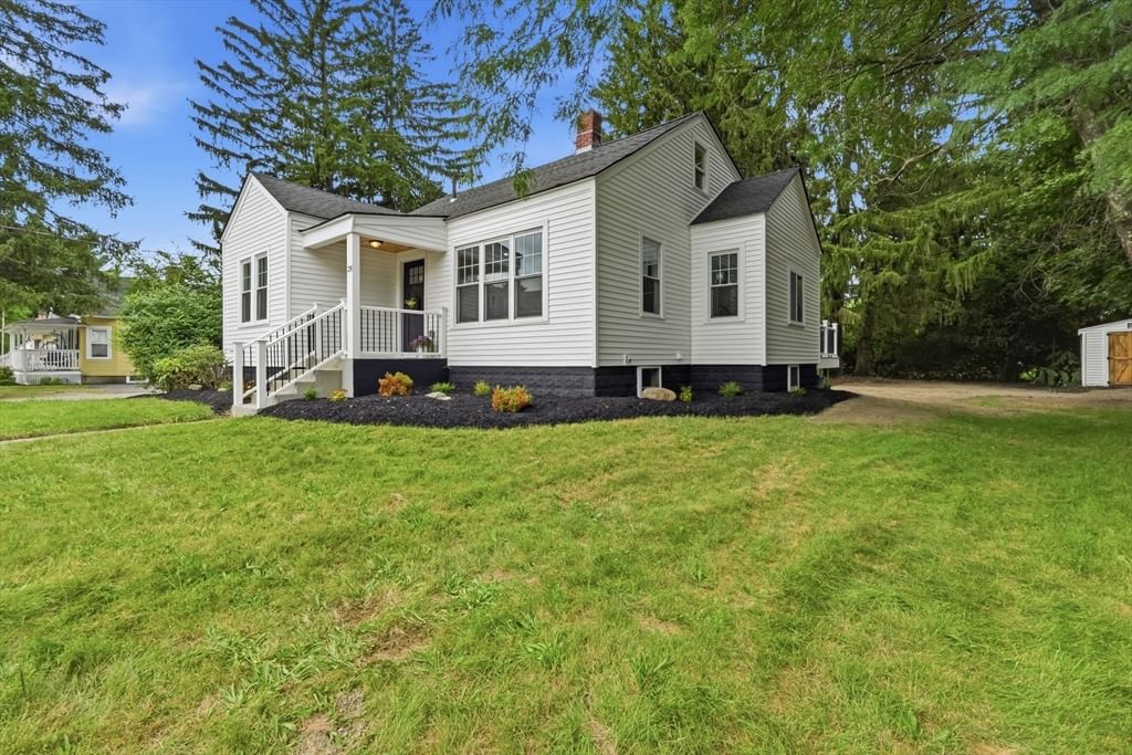 28 Southold Rd Worcester — Photo 3 of 42