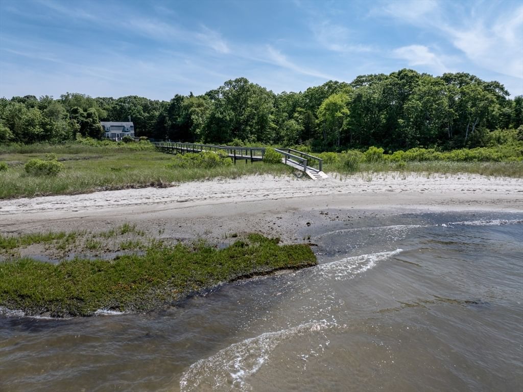 13 Harbor Acres Ln Mattapoisett — Photo 10 of 42