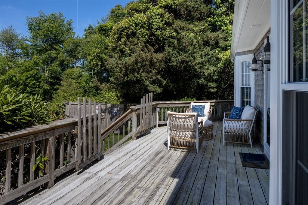 13 Harbor Acres Ln Mattapoisett — Photo 17 of 42