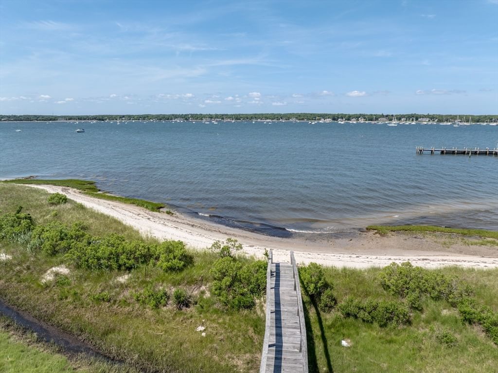 13 Harbor Acres Ln Mattapoisett — Photo 7 of 42