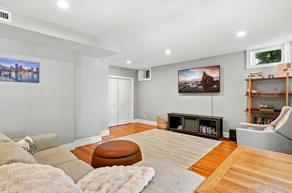 221 Worcester Lane #6 Waltham — Photo 12 of 34