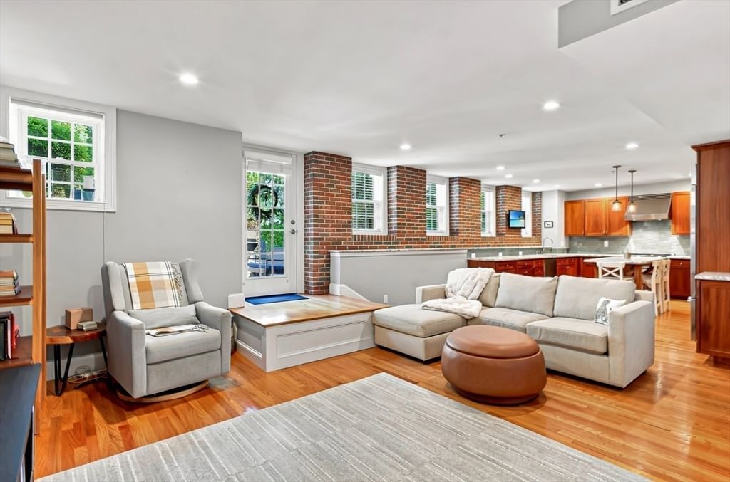 221 Worcester Lane #6 Waltham — Photo 14 of 34