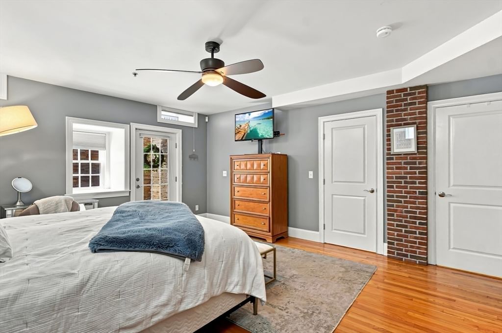 221 Worcester Lane #6 Waltham — Photo 17 of 34