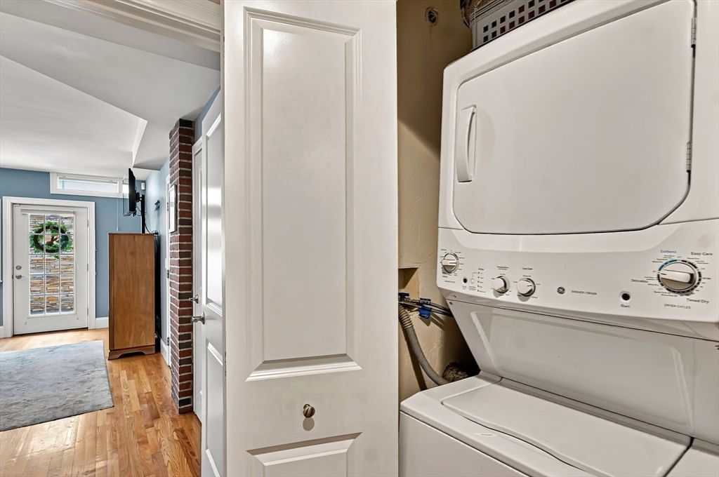 221 Worcester Lane #6 Waltham — Photo 27 of 34