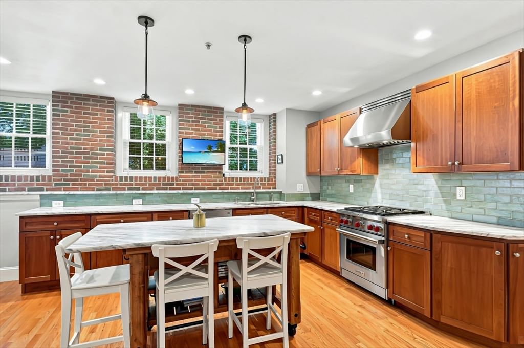 221 Worcester Lane #6 Waltham — Photo 5 of 34