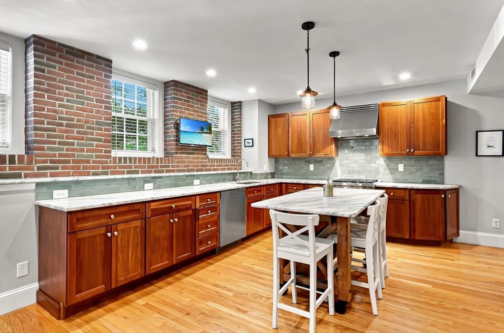 221 Worcester Lane #6 Waltham — Photo 6 of 34