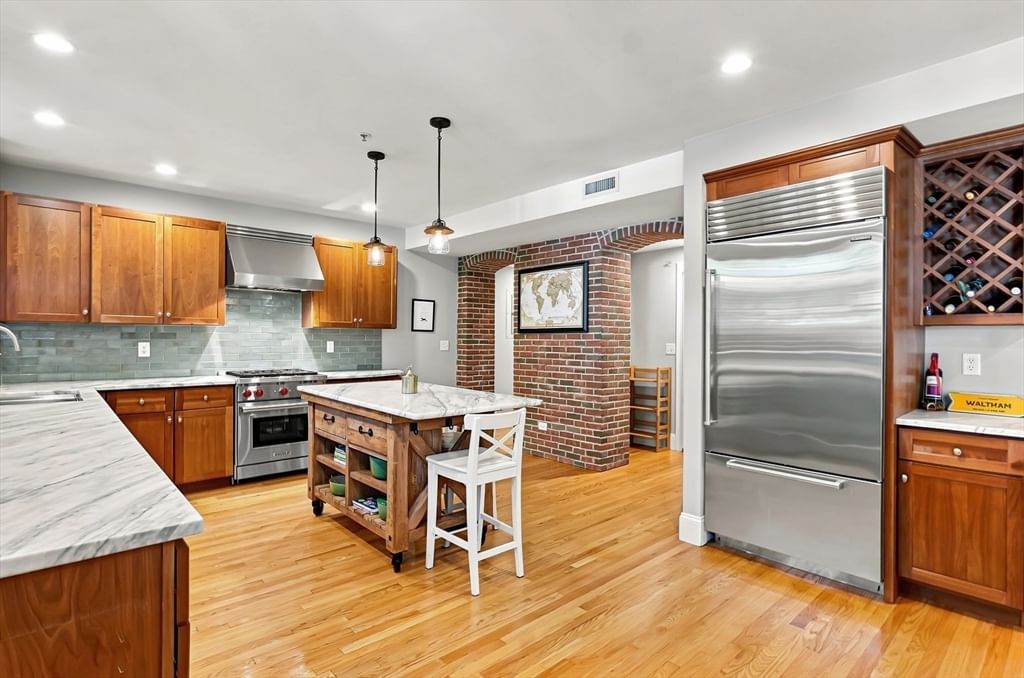 221 Worcester Lane #6 Waltham — Photo 8 of 34