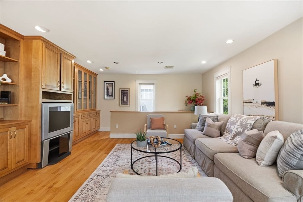 1028 Webster Street Needham — Photo 11 of 29