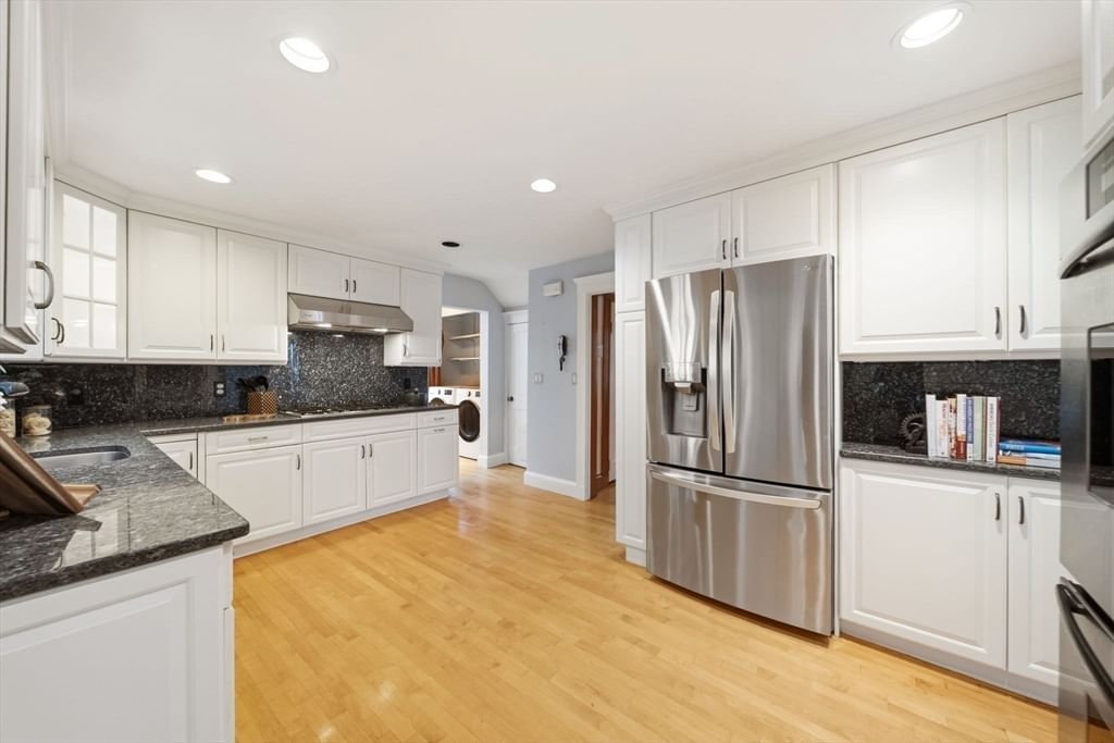 1028 Webster Street Needham — Photo 6 of 29