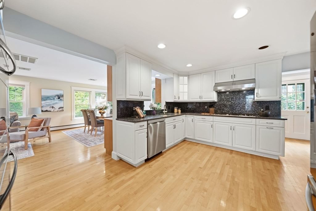1028 Webster Street Needham — Photo 8 of 29