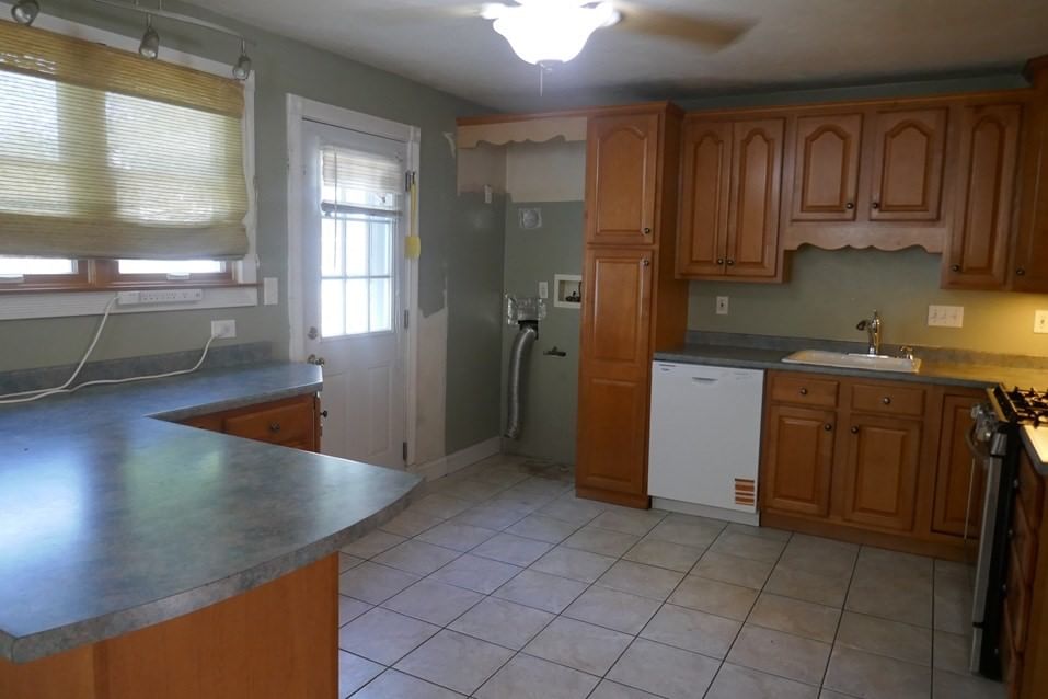 62 Homeland Dr Whitman — Photo 13 of 36