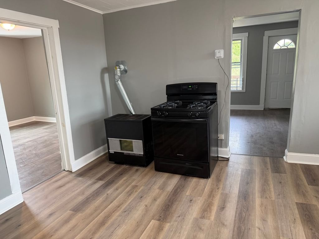 9 Henry St Southbridge — Photo 9 of 13