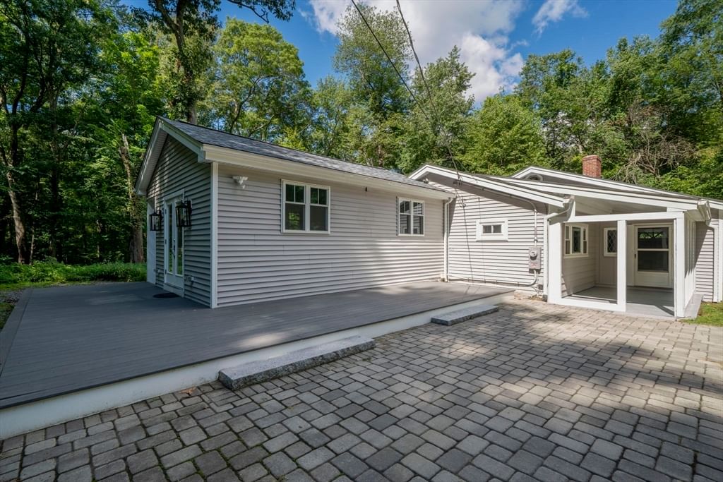 23 Woodbury Rd Southborough — Photo 7 of 38